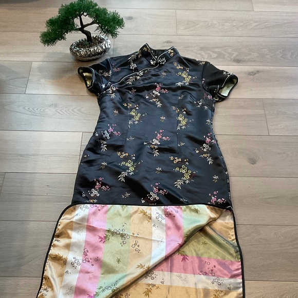 Japanese inspired black Silky dress with fancy cloth snap buttons - Picture 14 of 16